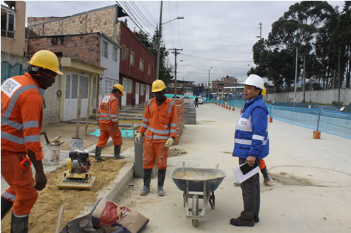 El director del IDU, ingeniero William Camargo Triana, durante la inspección a los avances  de la avenida Santa Lucía o transversal 42, entre las avenidas General Santander (diagonal 39A Sur) y Jorge Gaitán Cortés (carrera 33)