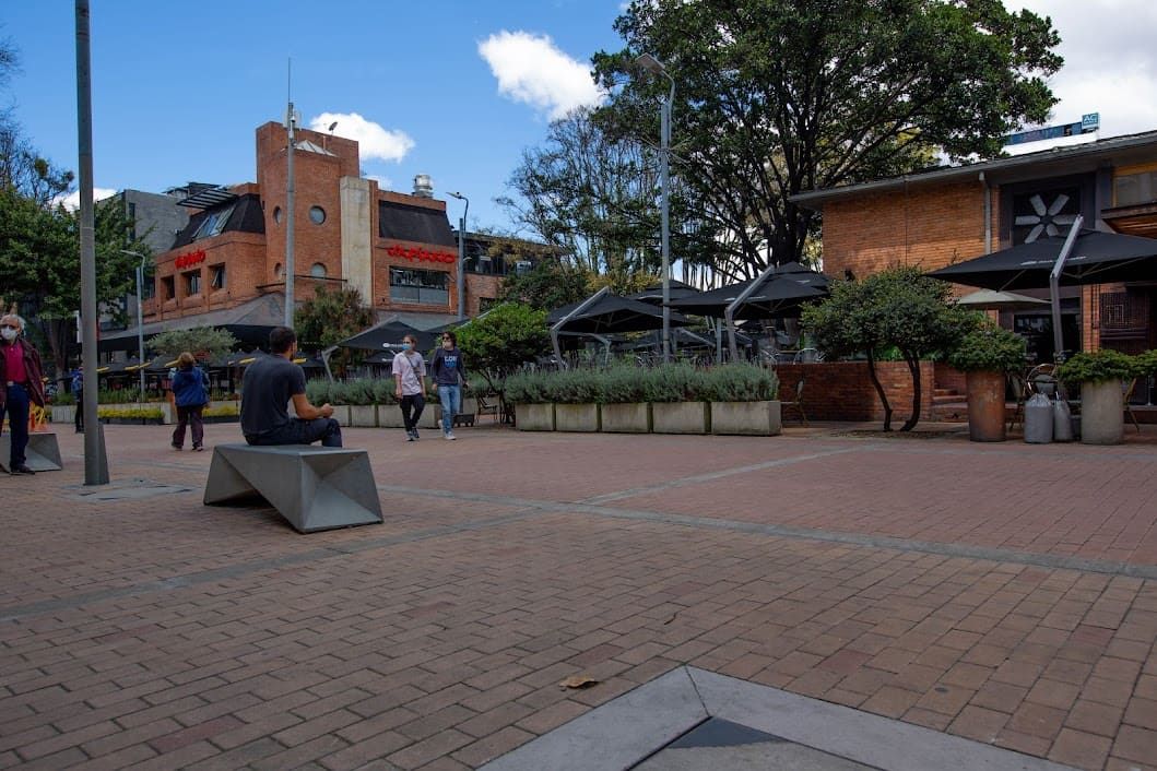 fotografía proyectos antejardines realizados por el IDU