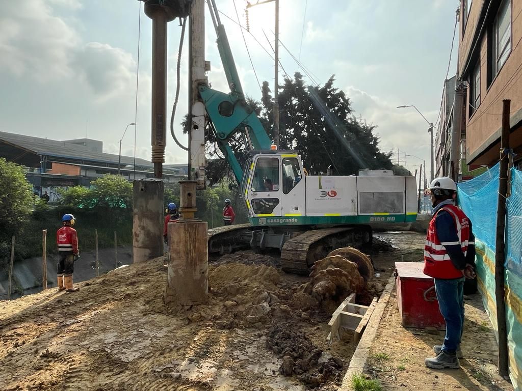 trabajos de pilotaje en la calle 3