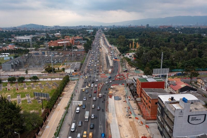 Vista panorámioca de la obra sobre la avenida 68