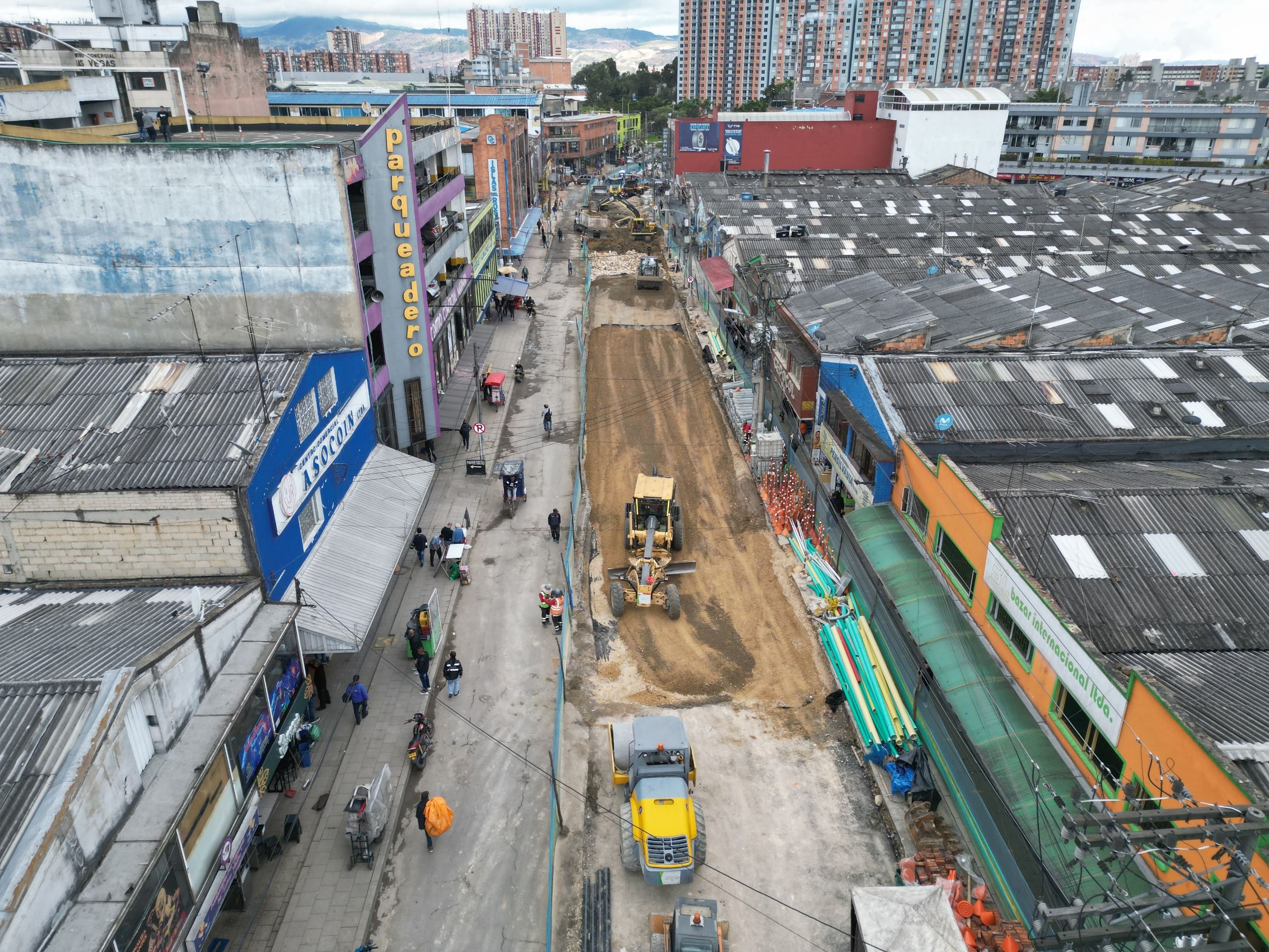 Desde el aire se evidencian los segmentos viales intervenidos, sin limitar el tránsito peatonal por completo
