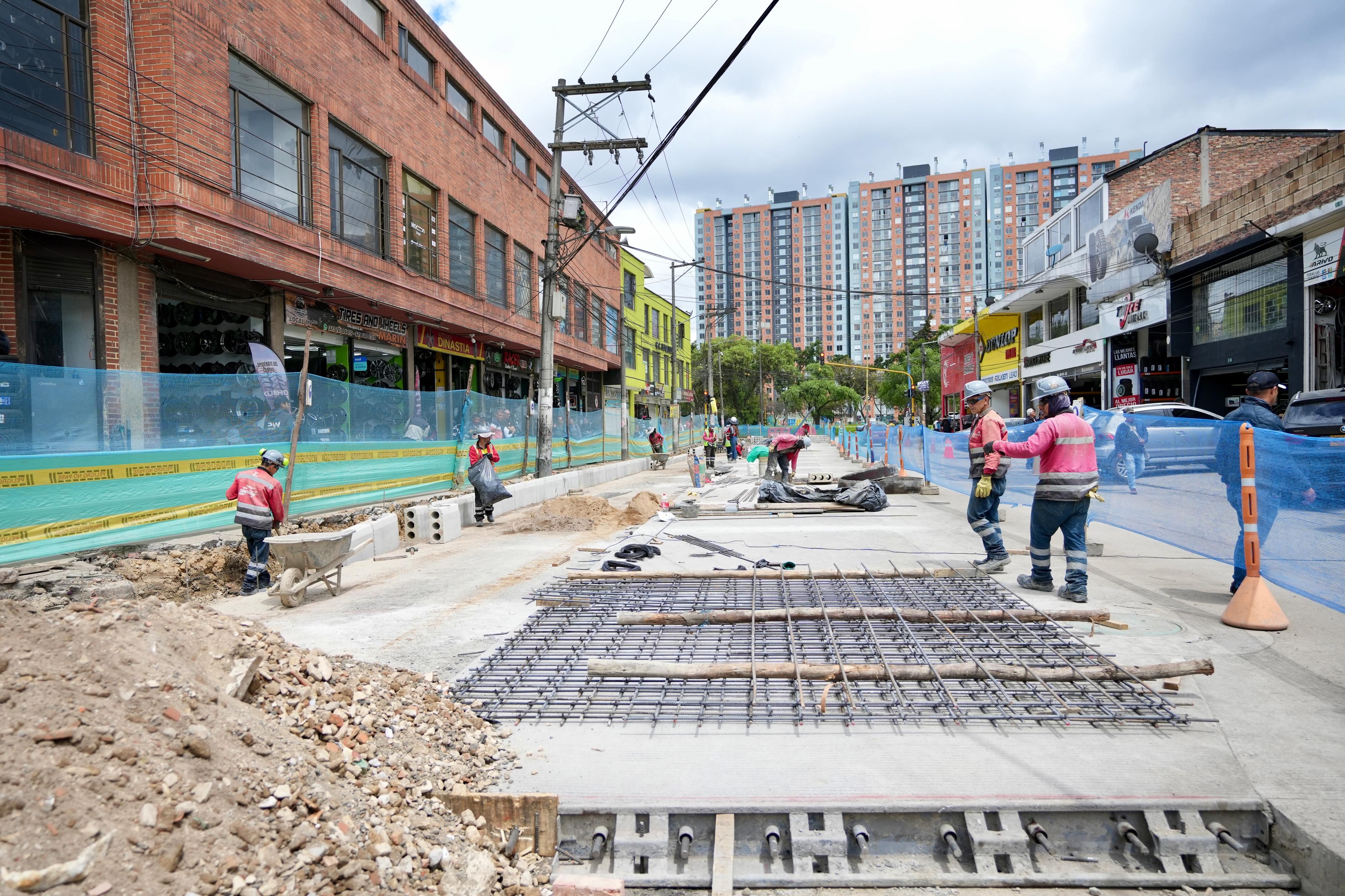 Más de 140 trabajadores trabajan en la reconstrucción de 29 segmentos viales que componen este grupo del proyecto de zonas industriales