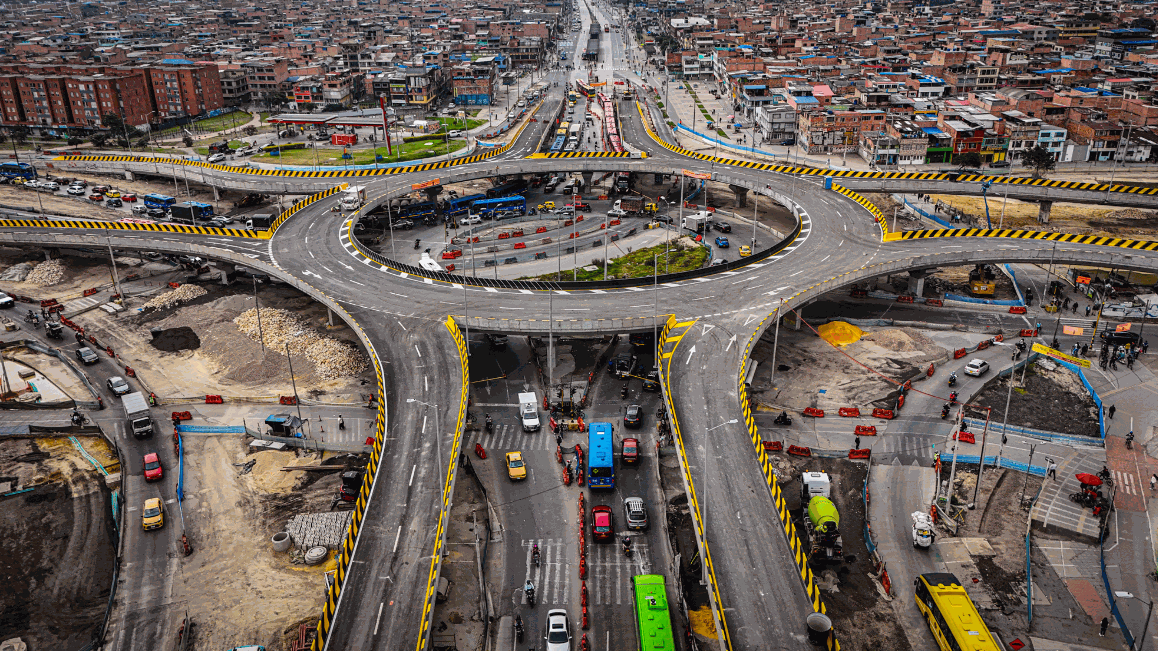 Vías y espacio público zonas industriales de Montevideo y Puente Aranda Grupo 1