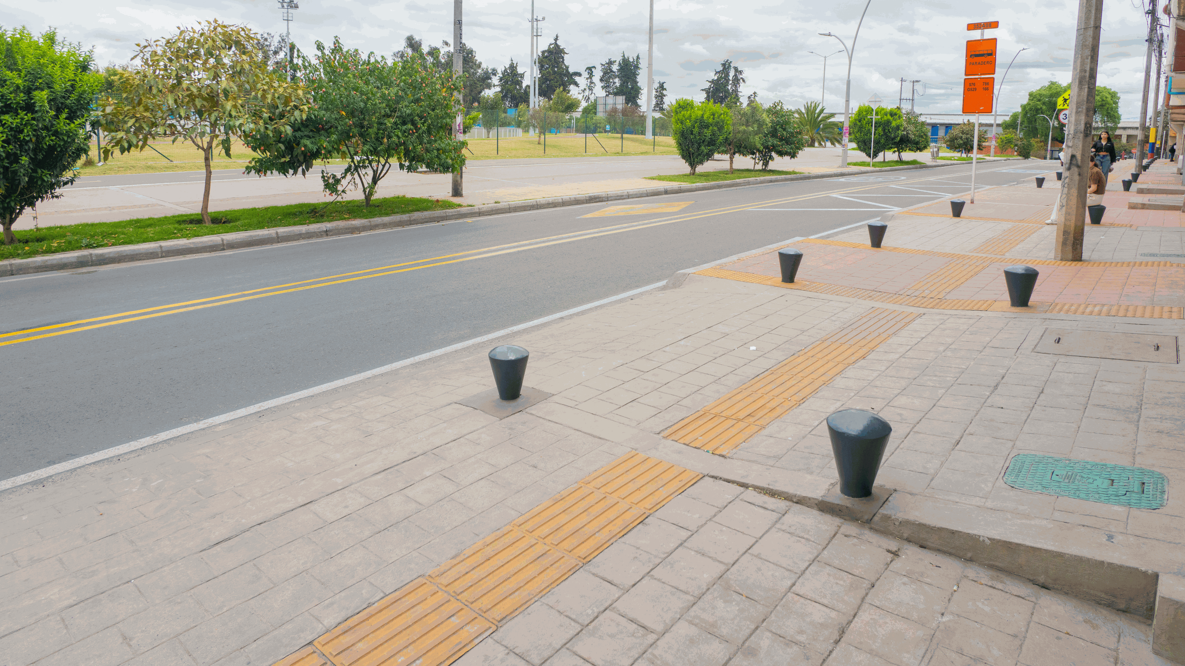 Vías y espacio público zonas industriales de Montevideo y Puente Aranda Grupo 1