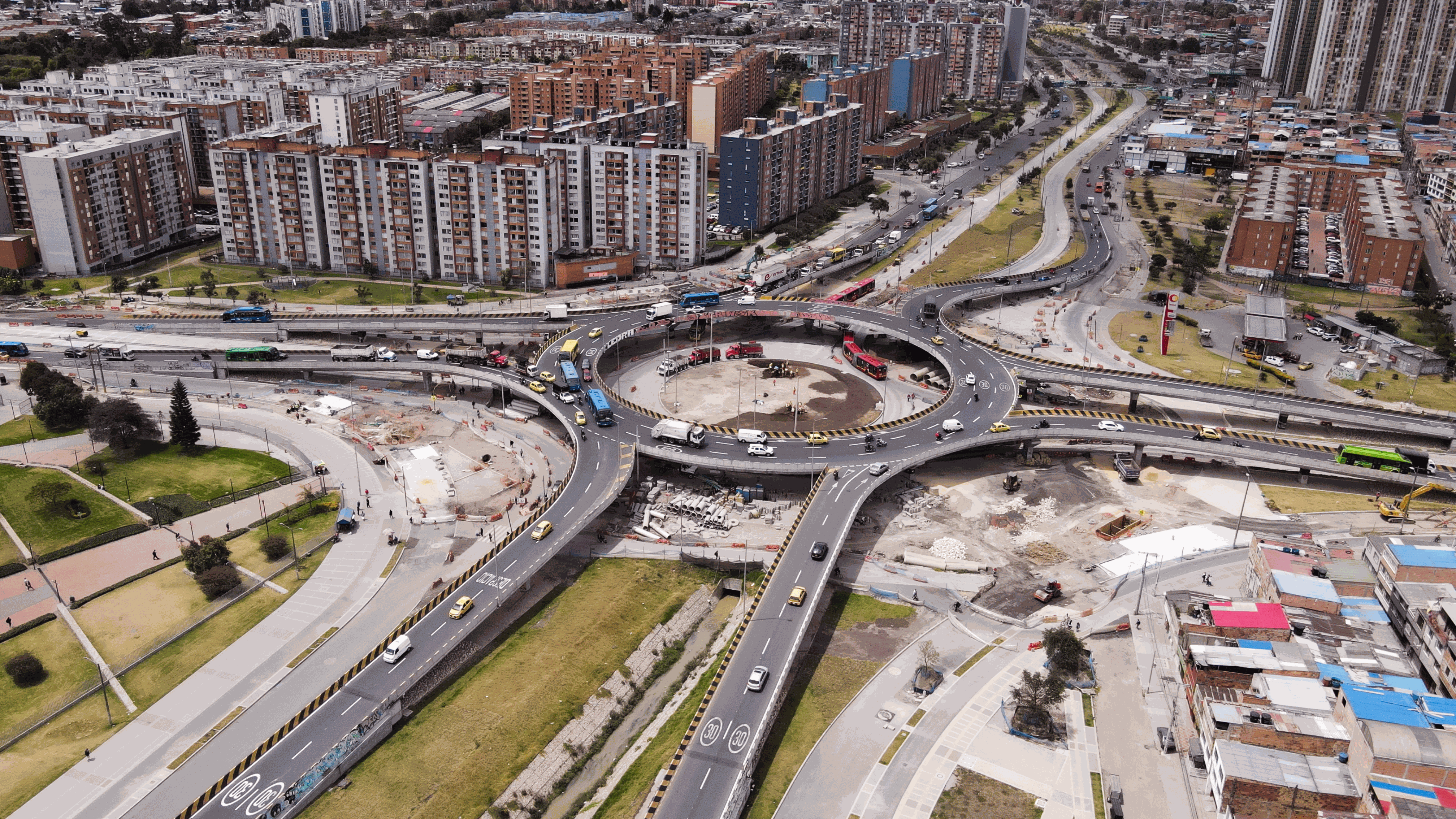 Vías y espacio público zonas industriales de Montevideo y Puente Aranda Grupo 1