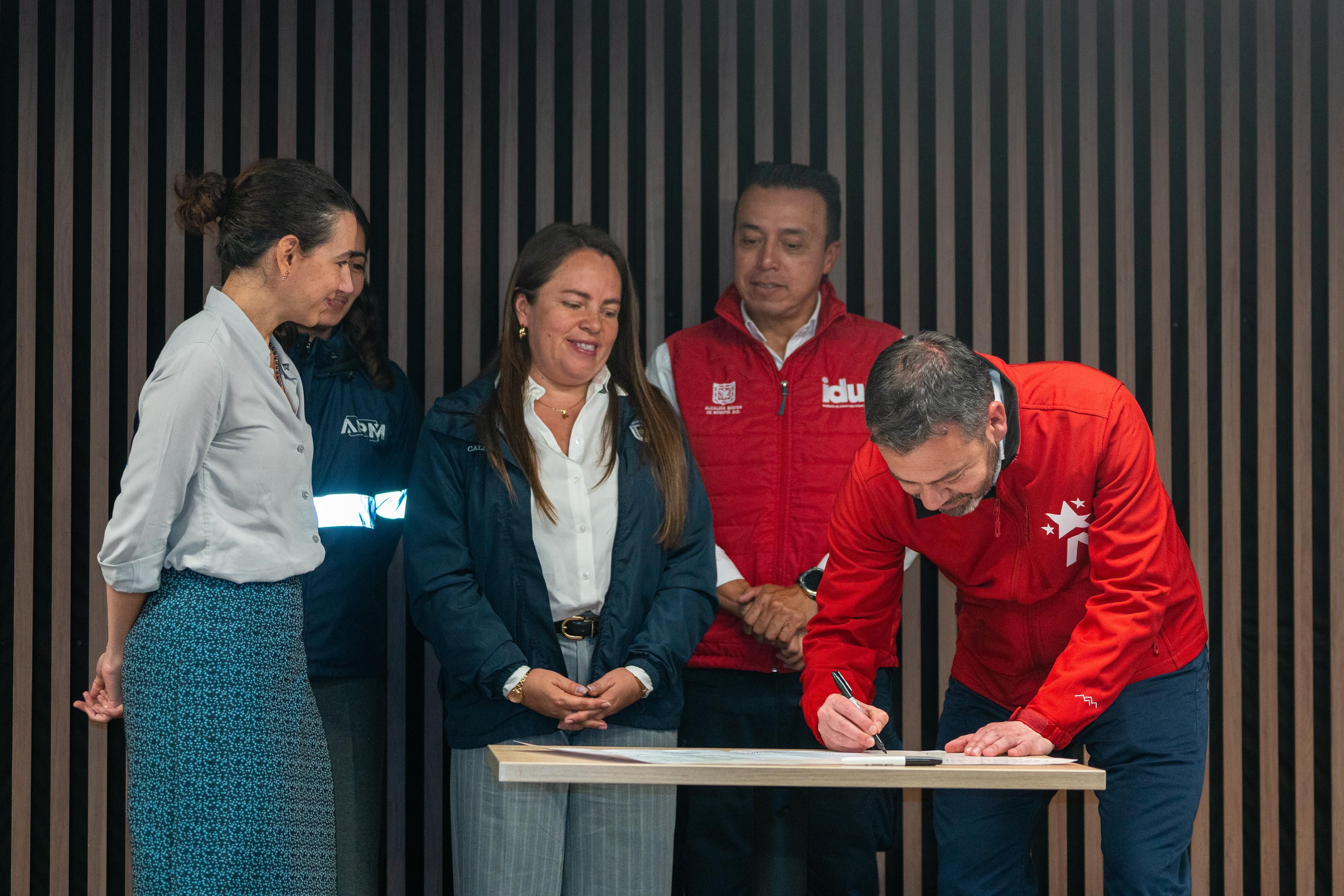 Firma de convenio entre Bogotá, Funza y la Agencia Regional de Movilidad para conectar la ciudad con la Sabana de Occidente